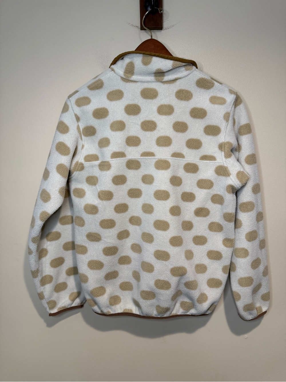Patagonia W’s lightweight Synchilla Snap-T Fleece Pullover Cream Tan Polka Dot - Picture 6 of 8